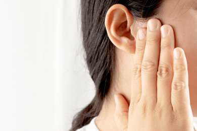 Acouphènes et cervicales : quel lien entre eux