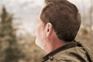 s’habituer à porter des appareils auditifs